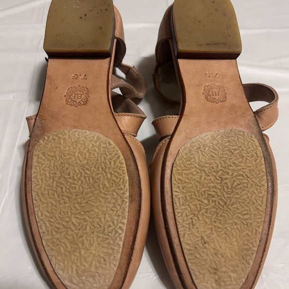 Elf Women’s Scallop-Trim Ankle Strap Leather Flats in Tan size 7.5 - Picture 5 of 10